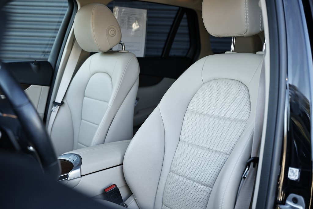 Used 2022 Mercedes-Benz GLC 300 4MATIC image 23