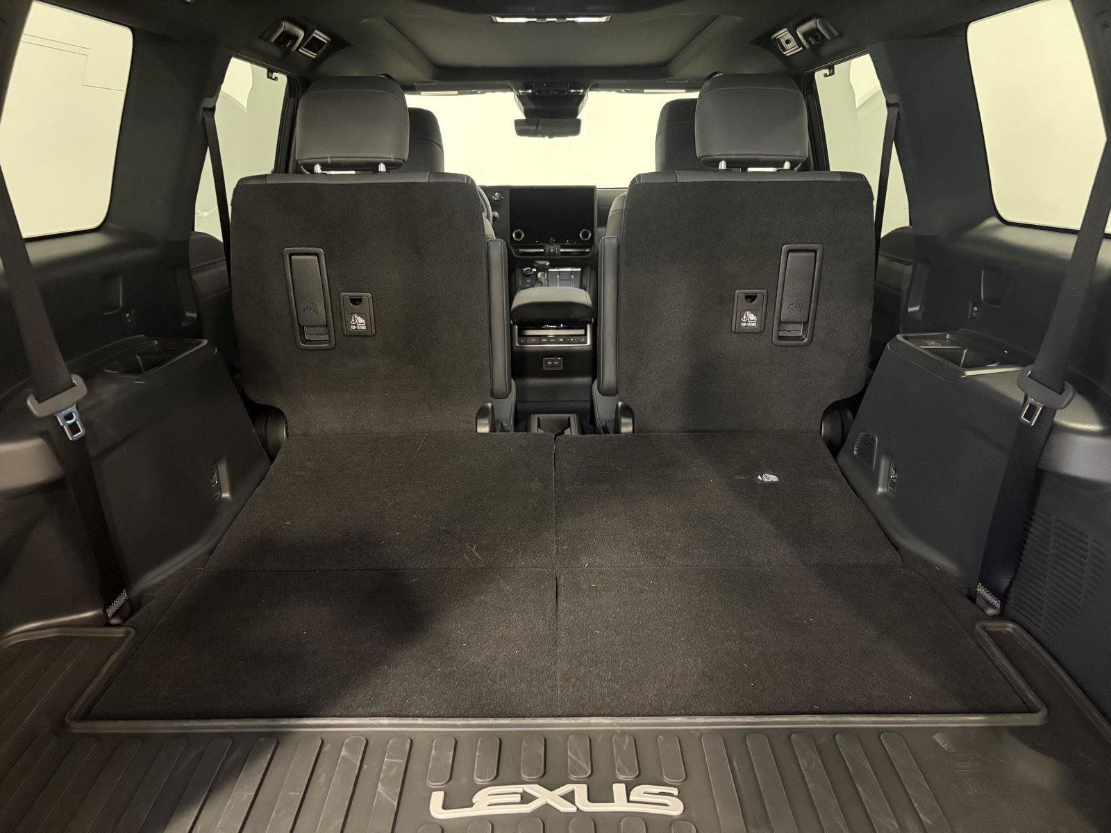 Used 2026 Lexus GX 550 w/ Accessory Package (2T) AWD/4WD image 36