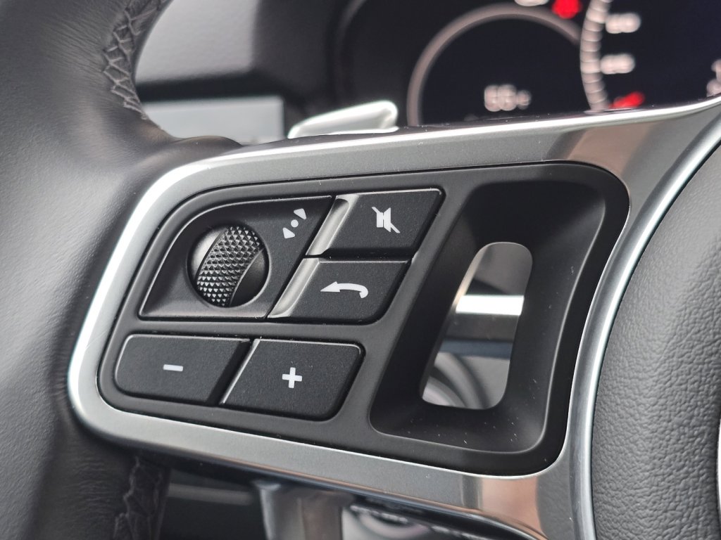 Certified 2023 Porsche Cayenne image 25