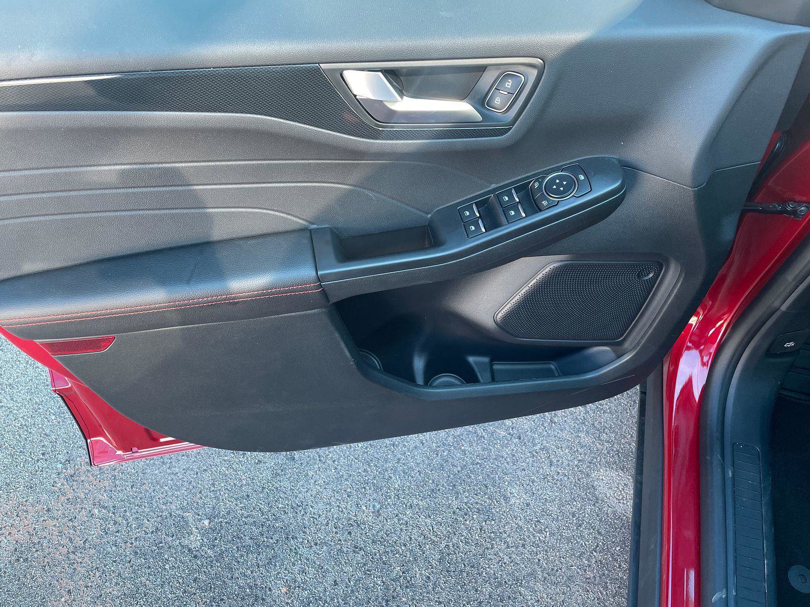 New 2026 Ford Escape ST-Line w/ Tech Pack #1 image 9