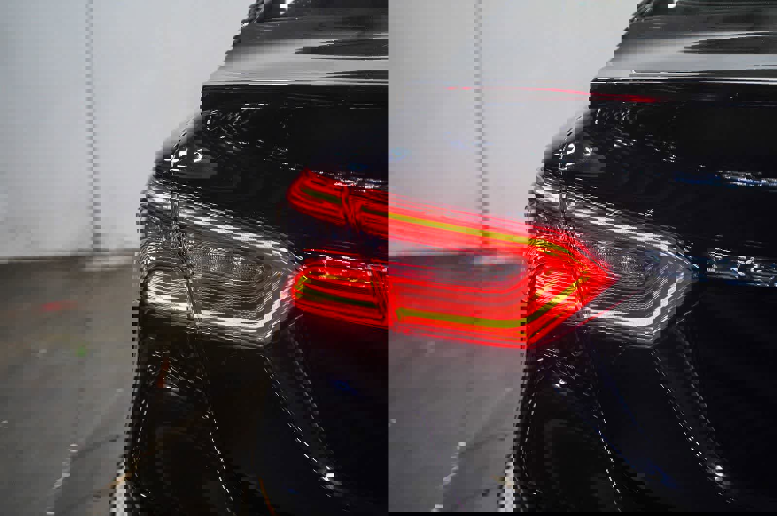 Used 2019 Toyota Camry XSE w/ Carpet Mat Package image 11