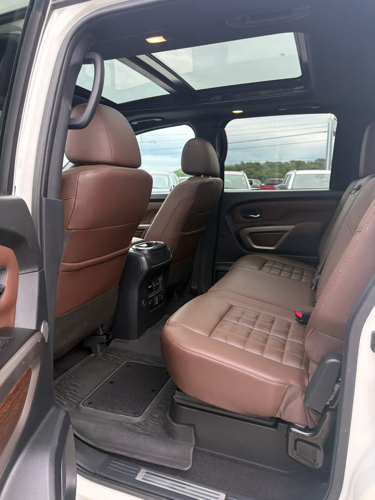 Used 2024 Nissan Titan Platinum Reserve w/ Moonroof Package AWD/4WD image 12
