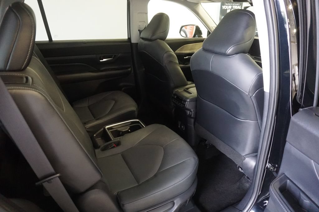 Used 2024 Toyota Grand Highlander AWD image 27