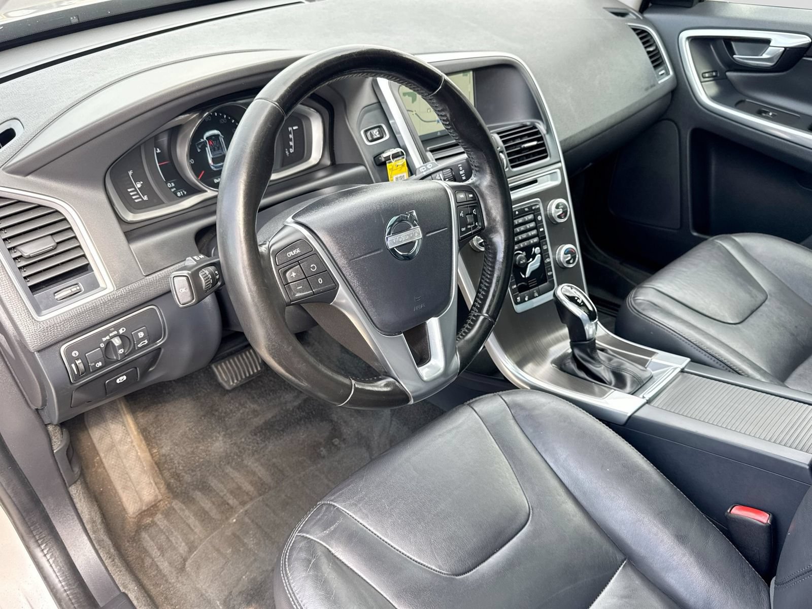 Used 2015 Volvo XC60 T5 Premier FWD image 2