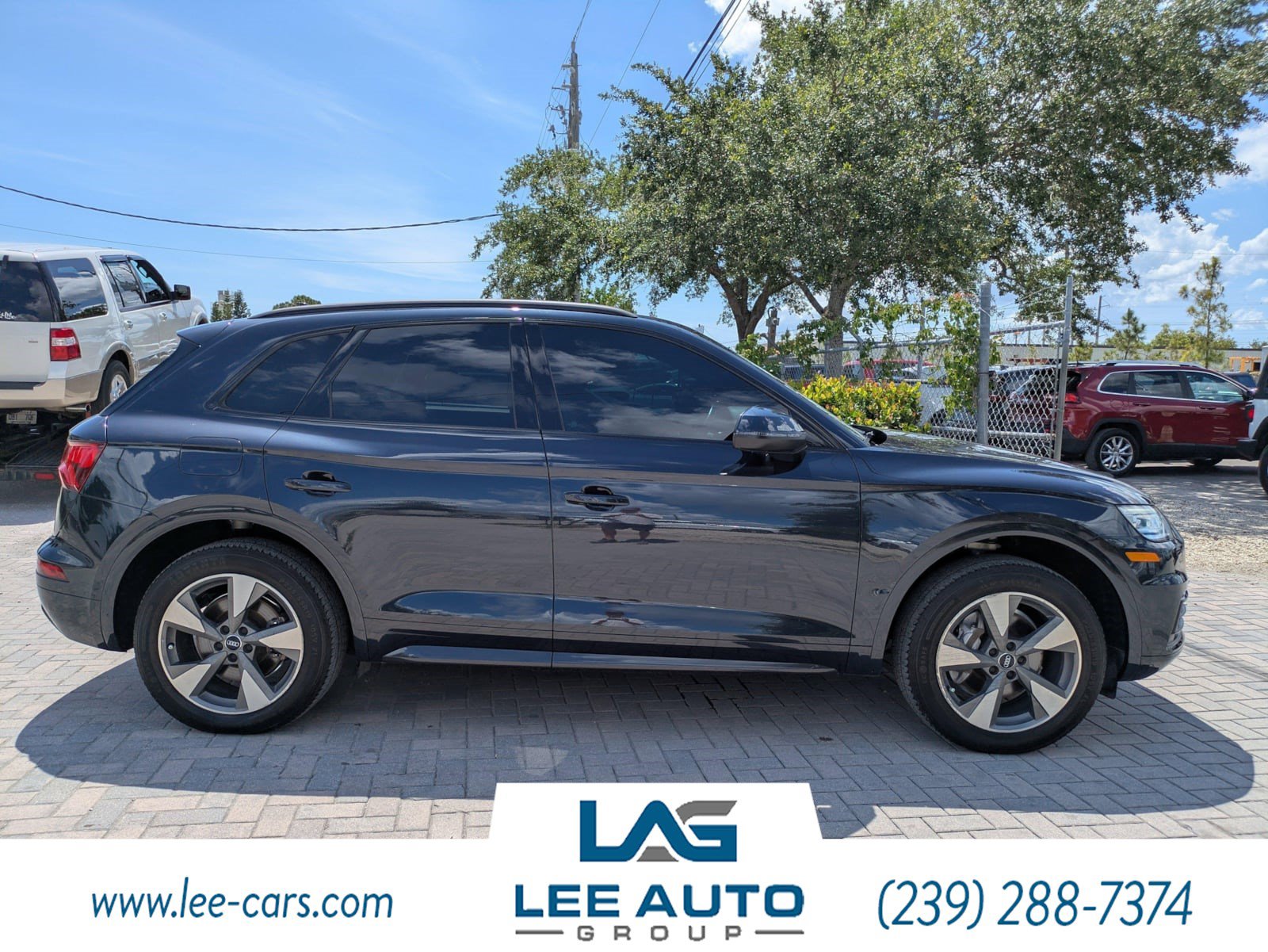 Used 2020 Audi Q5 2.0T Premium w/ Titanium Sport Package AWD/4WD image 2