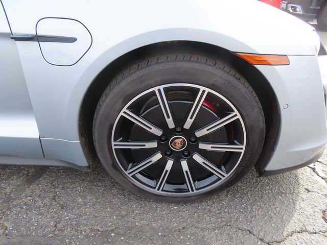 Used 2020 Porsche Taycan 4S image 10