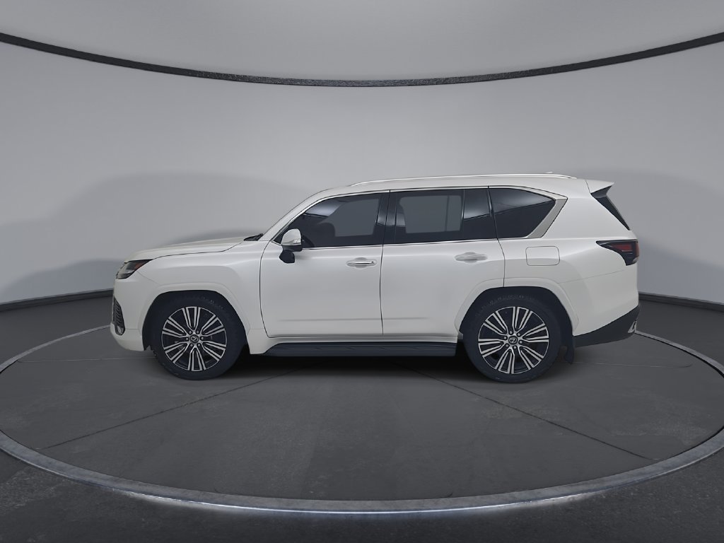Used 2024 Lexus LX 600 4WD w/ Luxury Package image 9