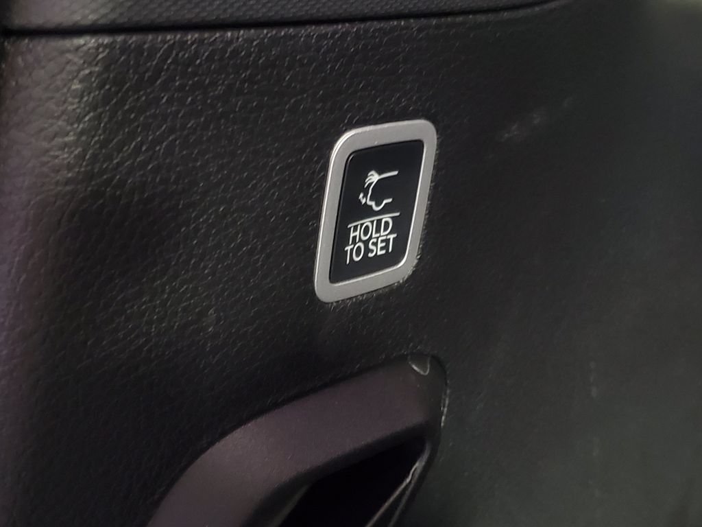 Used 2025 Jeep Grand Wagoneer 4WD image 30