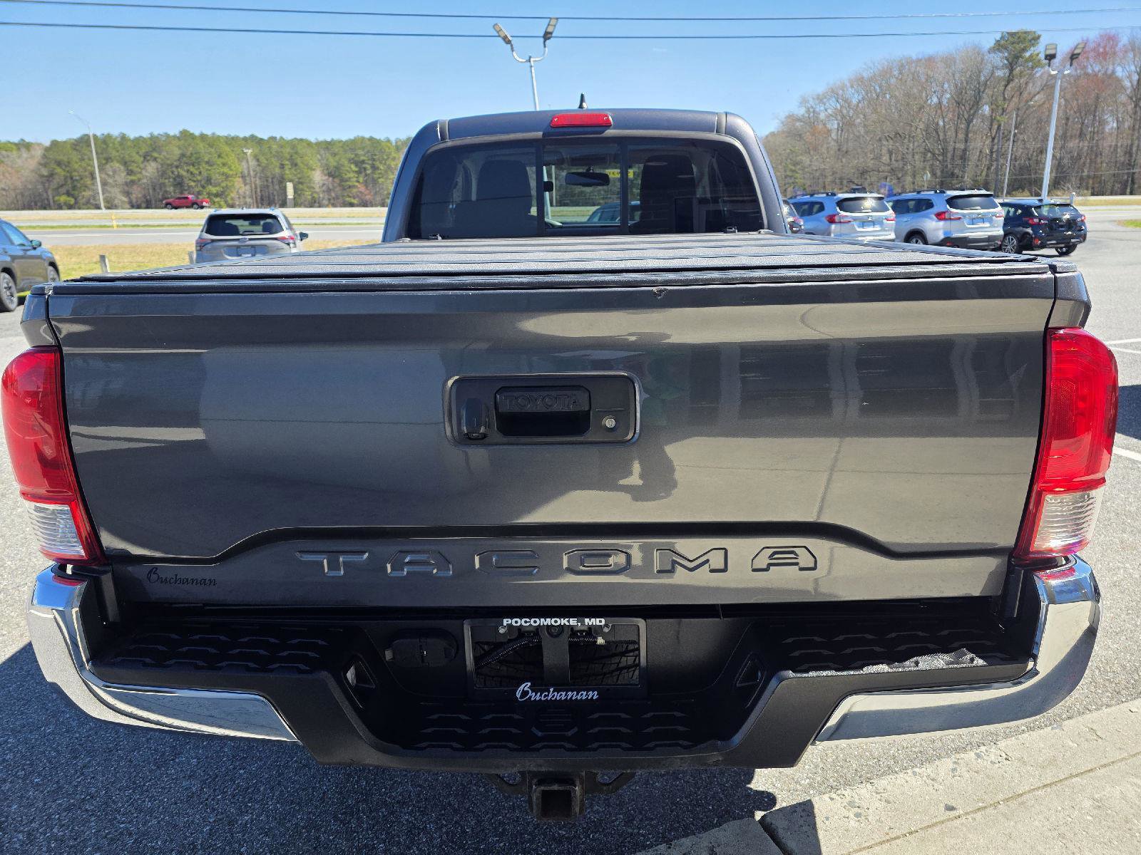 Used 2016 Toyota Tacoma SR5 w/ SR5 Appearance Package (SN) image 6