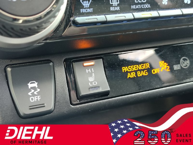 Used 2019 Toyota RAV4 XSE w/ Carpet Mat Package AWD/4WD image 35