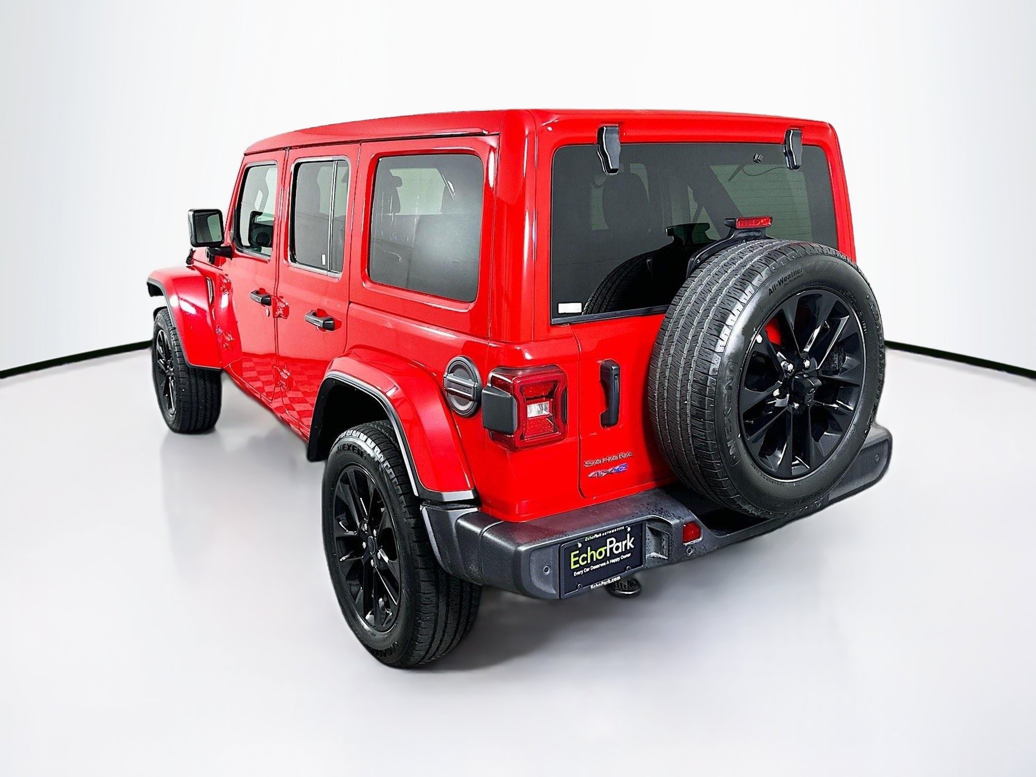 Used 2025 Jeep Wrangler Unlimited Sahara w/ Safety Group AWD/4WD image 5