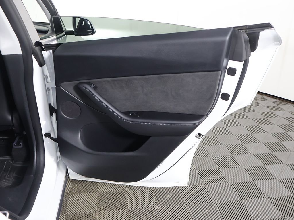 Used 2021 Tesla Model Y Long Range image 28