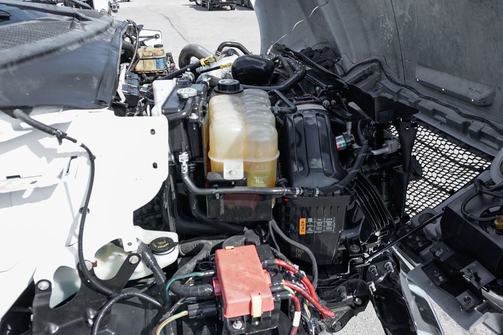 Used 2016 Ford F650 2WD Regular Cab Super Duty image 11