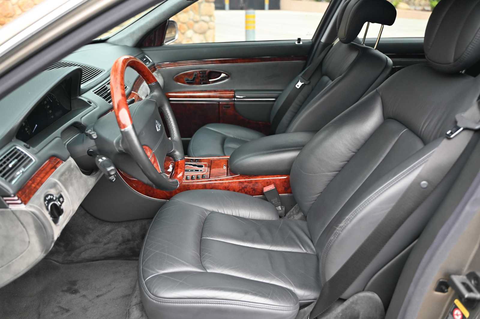 Used 2005 Maybach 57 RWD image 13
