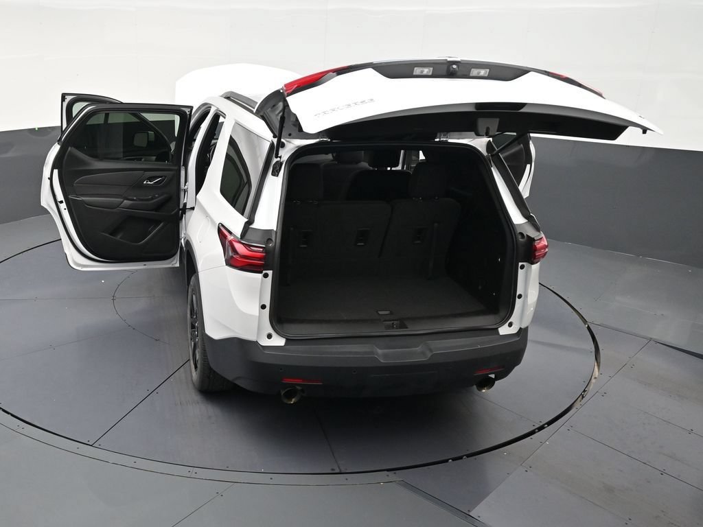 Used 2022 Chevrolet Traverse LT FWD image 32