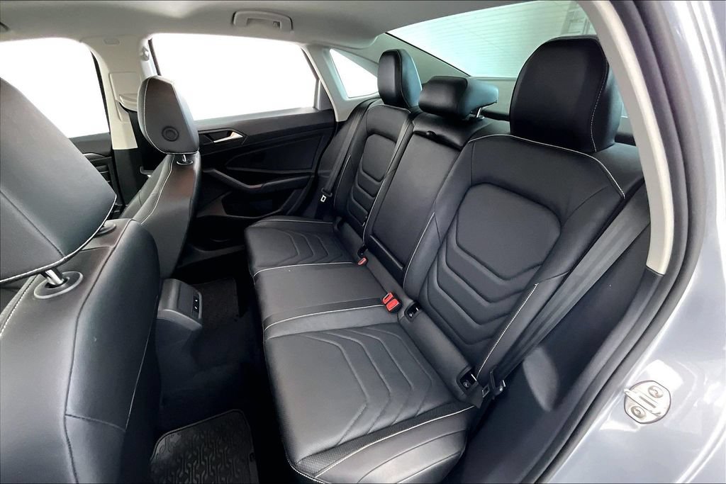 Used 2024 Volkswagen Jetta SEL FWD image 35
