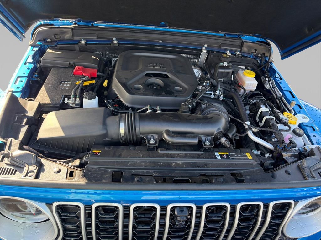 Used 2024 Jeep Wrangler Sahara w/ Technology Group image 9