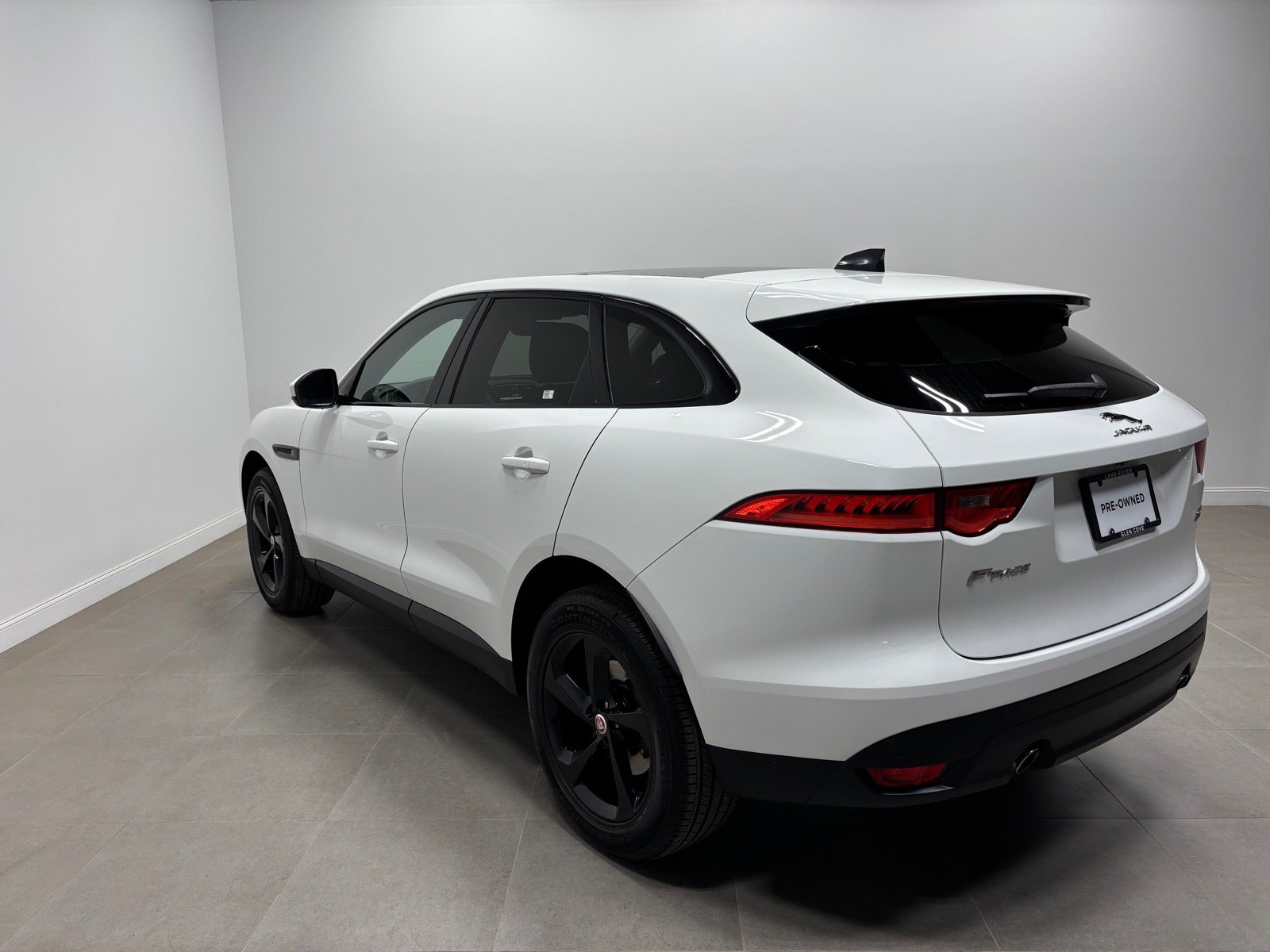 Used 2020 Jaguar F-PACE Premium AWD/4WD image 10