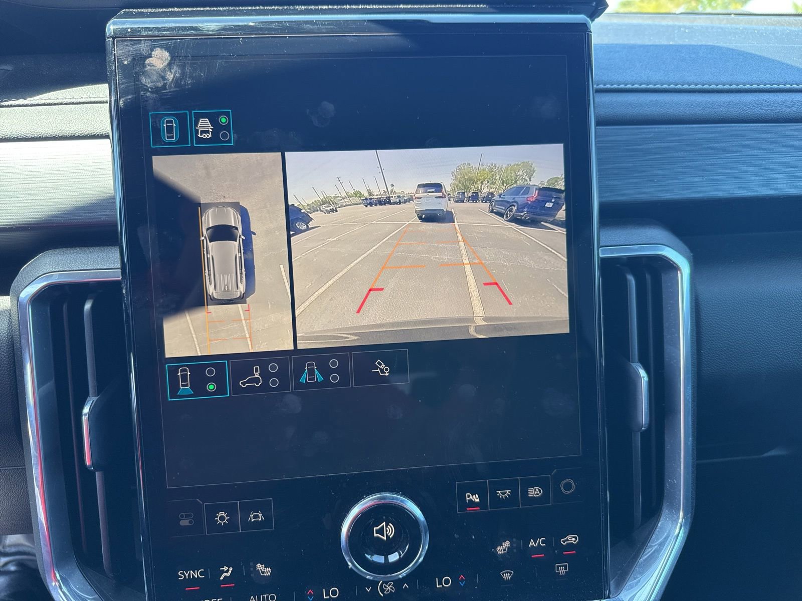 Used 2025 GMC Acadia Elevation image 14