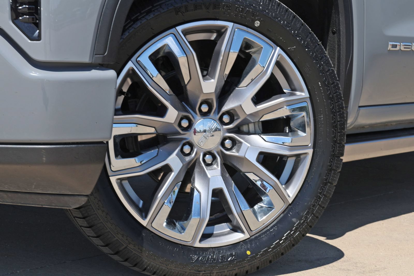 Used 2024 GMC Sierra 1500 Denali RWD image 13