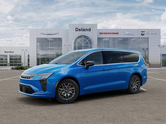 New 2027 Chrysler Pacifica Limited FWD image 3