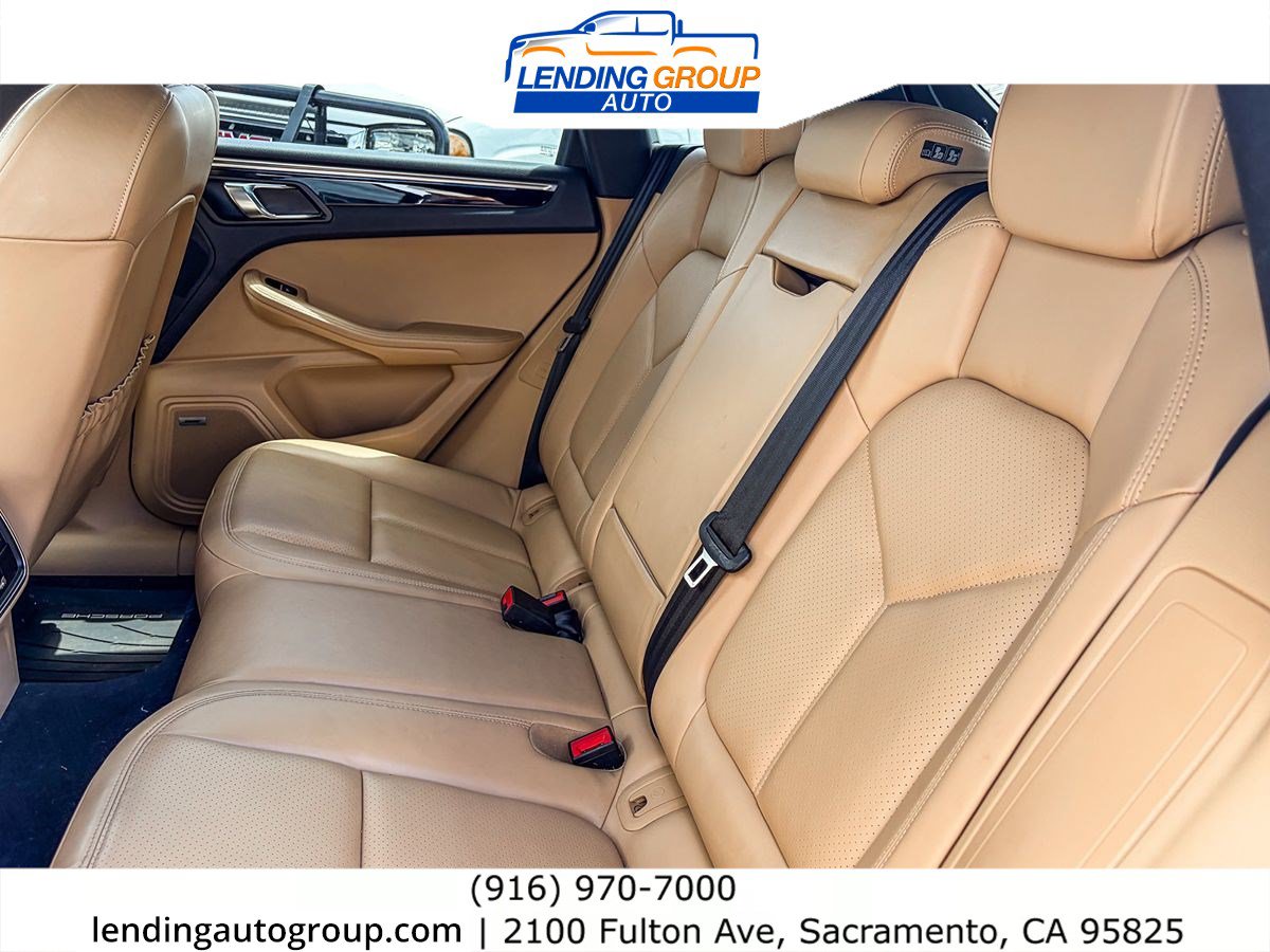 Used 2018 Porsche Macan Sport Edition AWD/4WD image 17