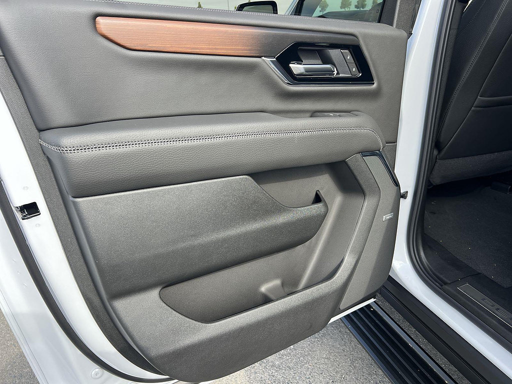 New 2026 GMC Yukon XL Denali w/ Denali Reserve Package RWD image 24