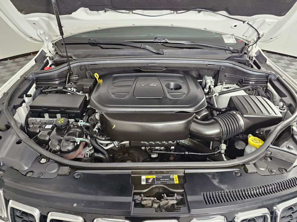 Used 2021 Jeep Grand Cherokee Laredo AWD/4WD image 9