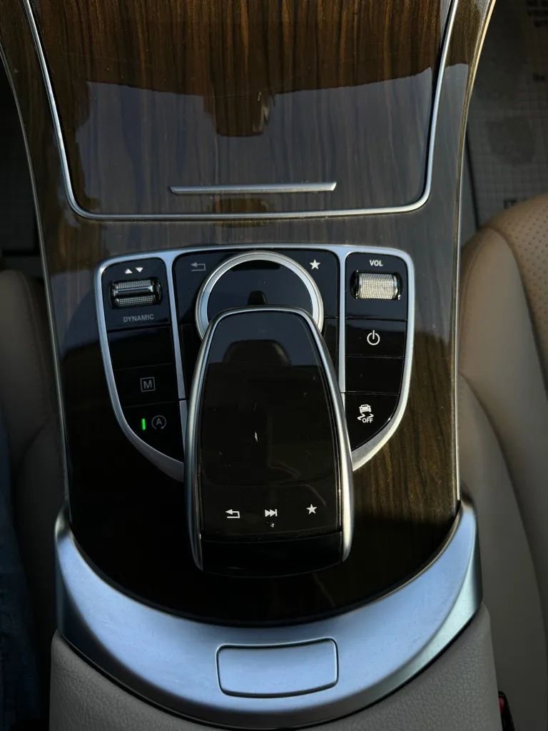 Used 2017 Mercedes-Benz GLC 300 4MATIC image 12