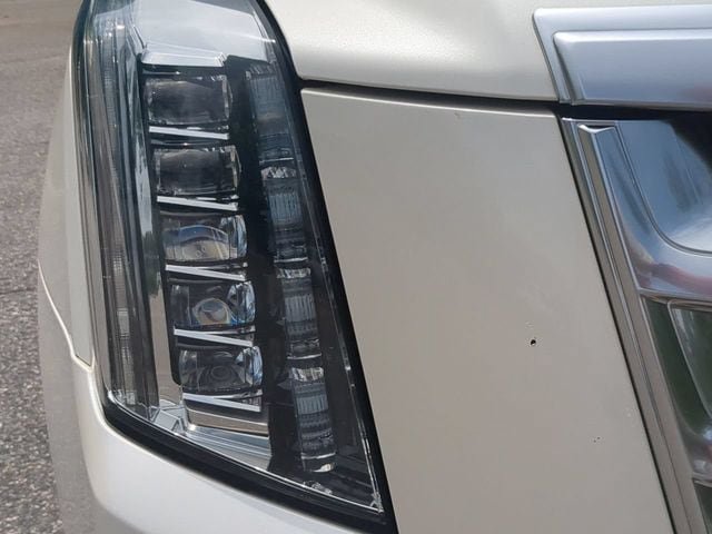Used 2015 Cadillac Escalade ESV Luxury AWD/4WD image 9