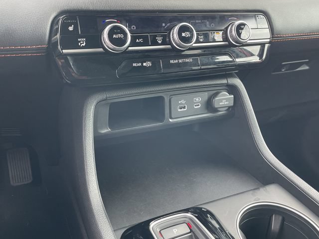 Used 2025 Honda Pilot Sport image 19