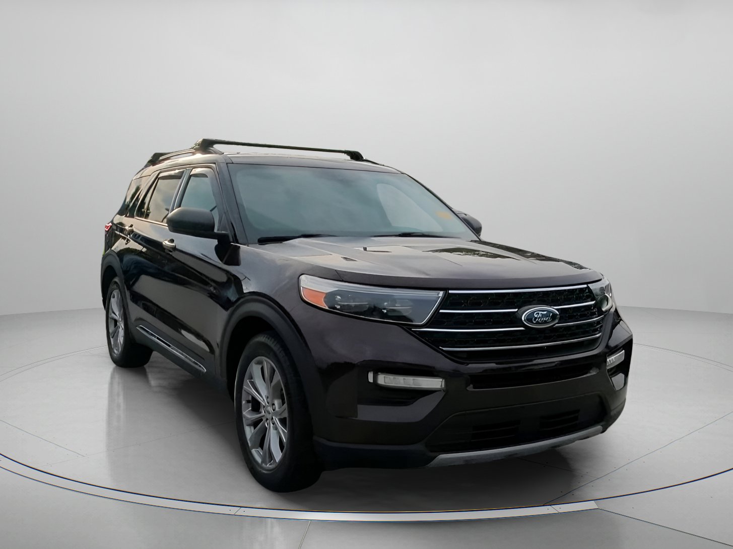 Certified 2022 Ford Explorer XLT w/ Equipment Group 202A RWD image 4