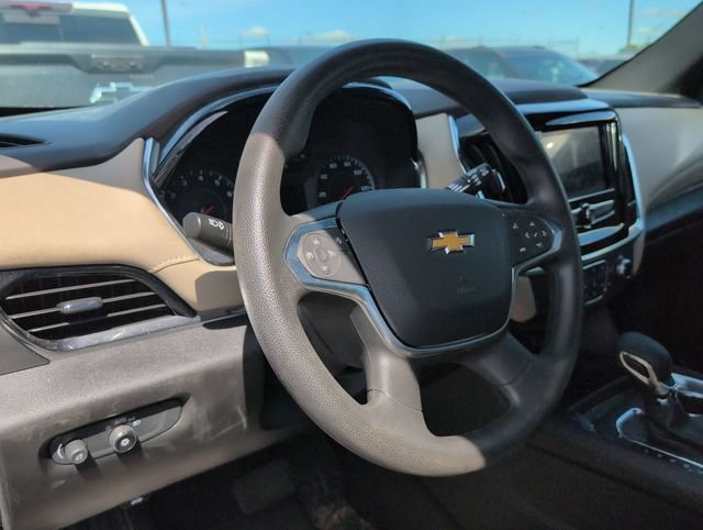 Used 2023 Chevrolet Traverse LS w/ Safety Package FWD image 7