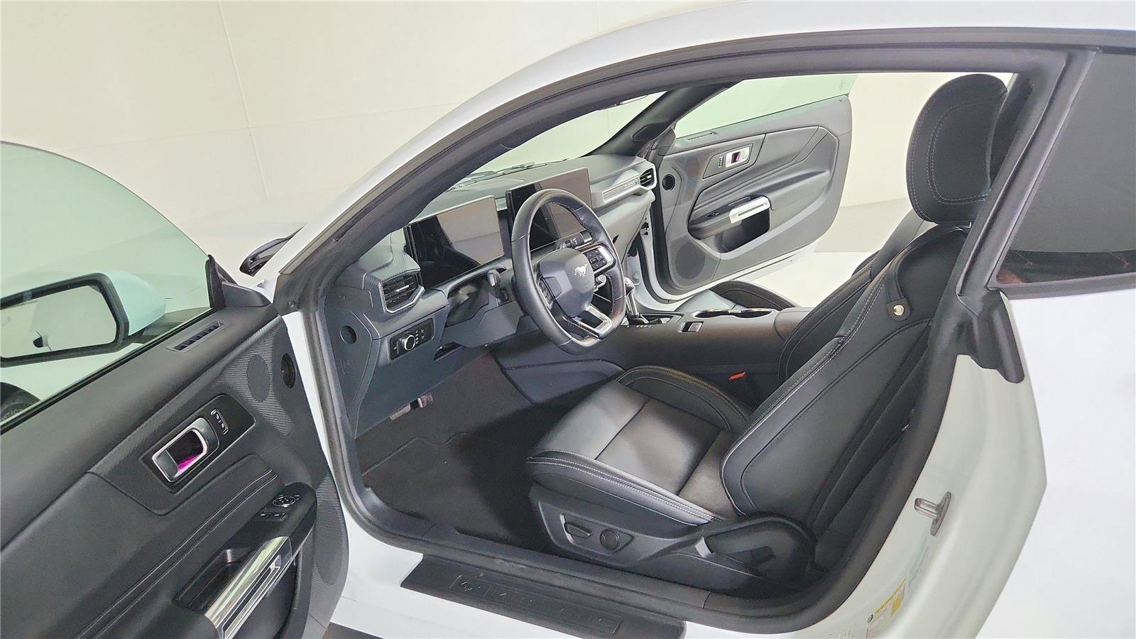 Used 2026 Ford Mustang Premium RWD image 9