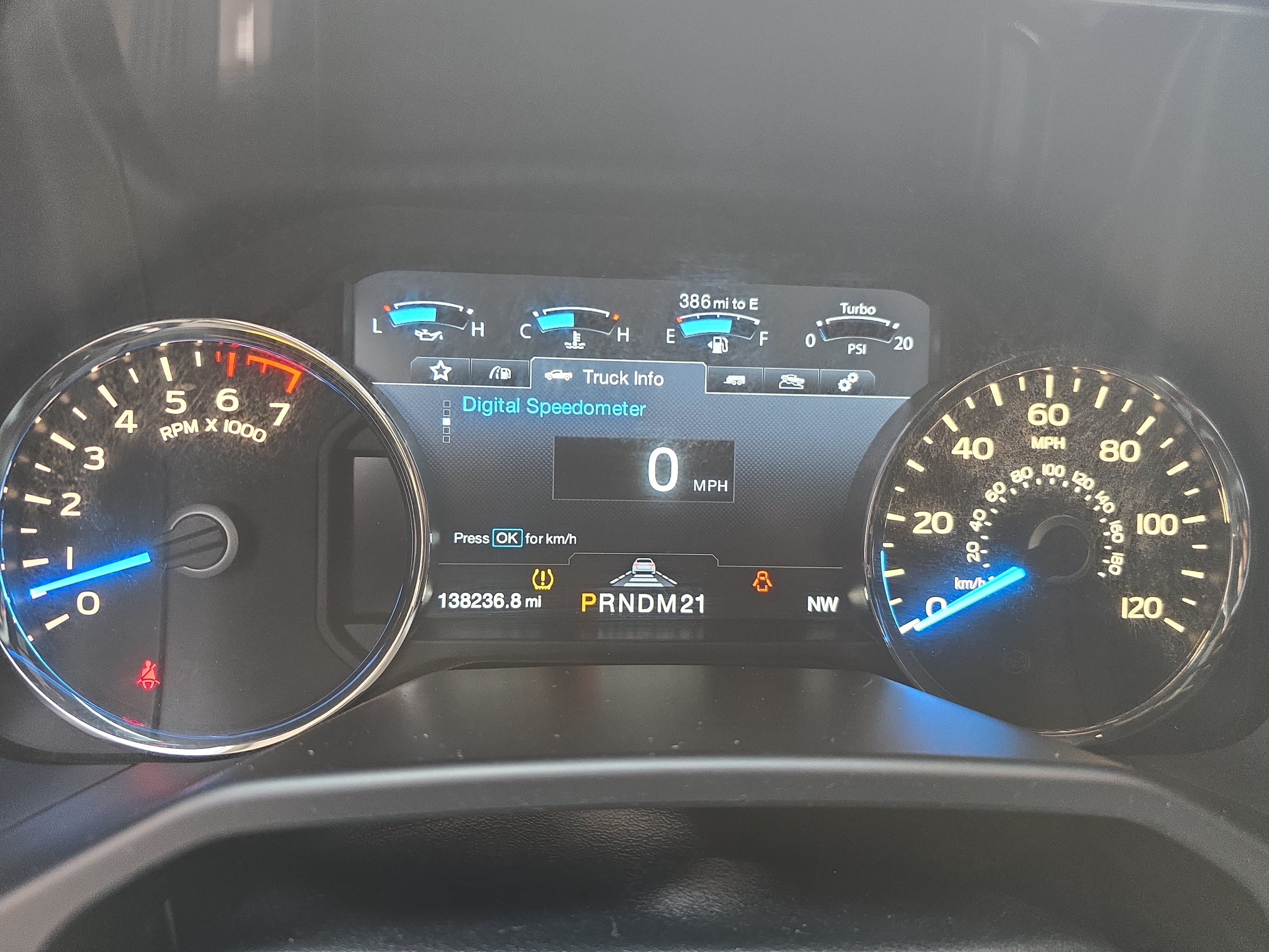 Used 2015 Ford F150 Platinum w/ Equipment Group 701A Luxury AWD/4WD image 18