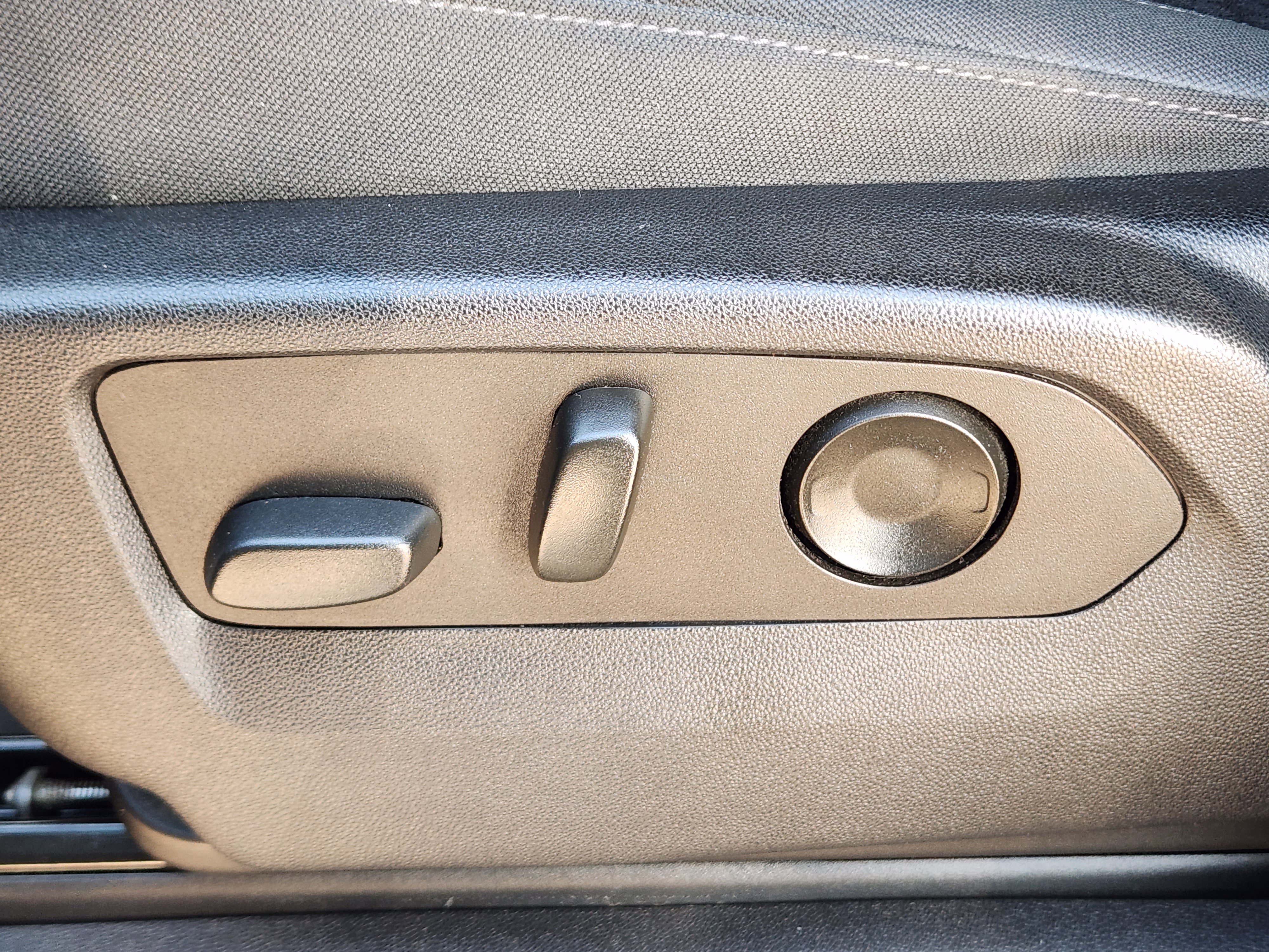 Used 2022 Chevrolet Silverado 1500 Custom w/ LPO, Dark Essentials Package image 29