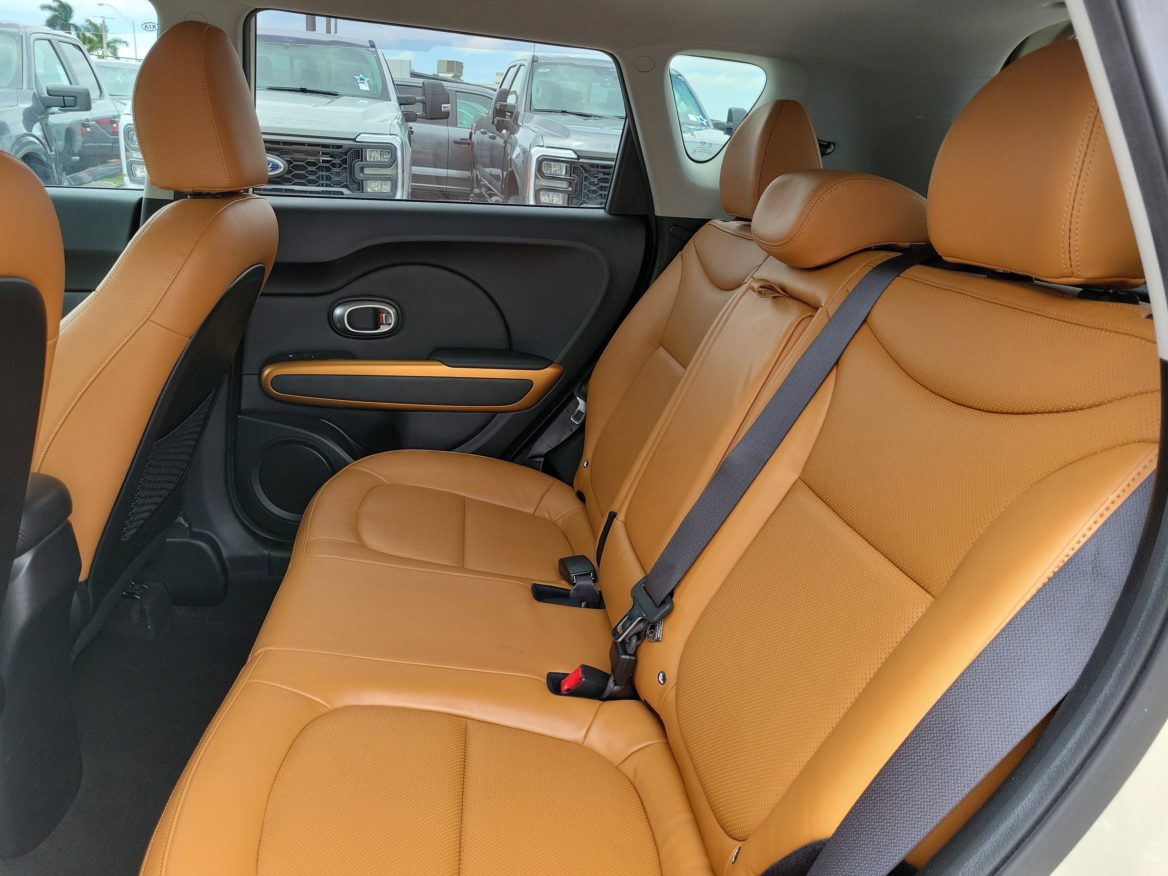 Used 2016 Kia Soul ! w/ Premium Package FWD image 19