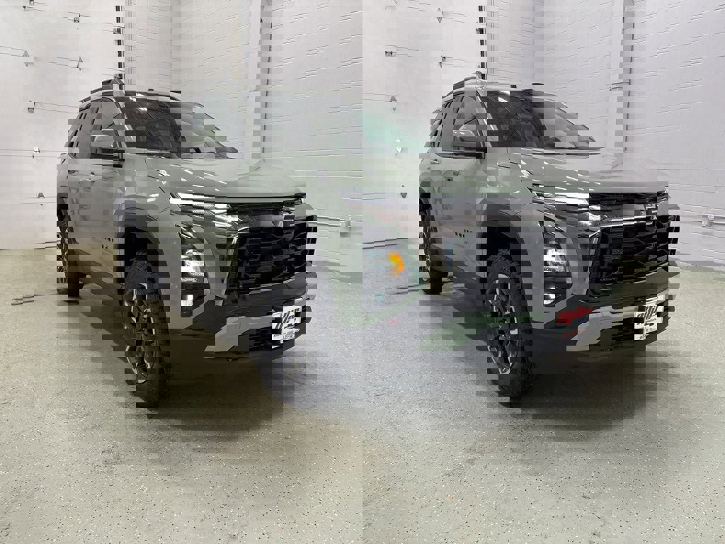 New 2026 Chevrolet Equinox ACTIV w/ Convenience Package III image 2