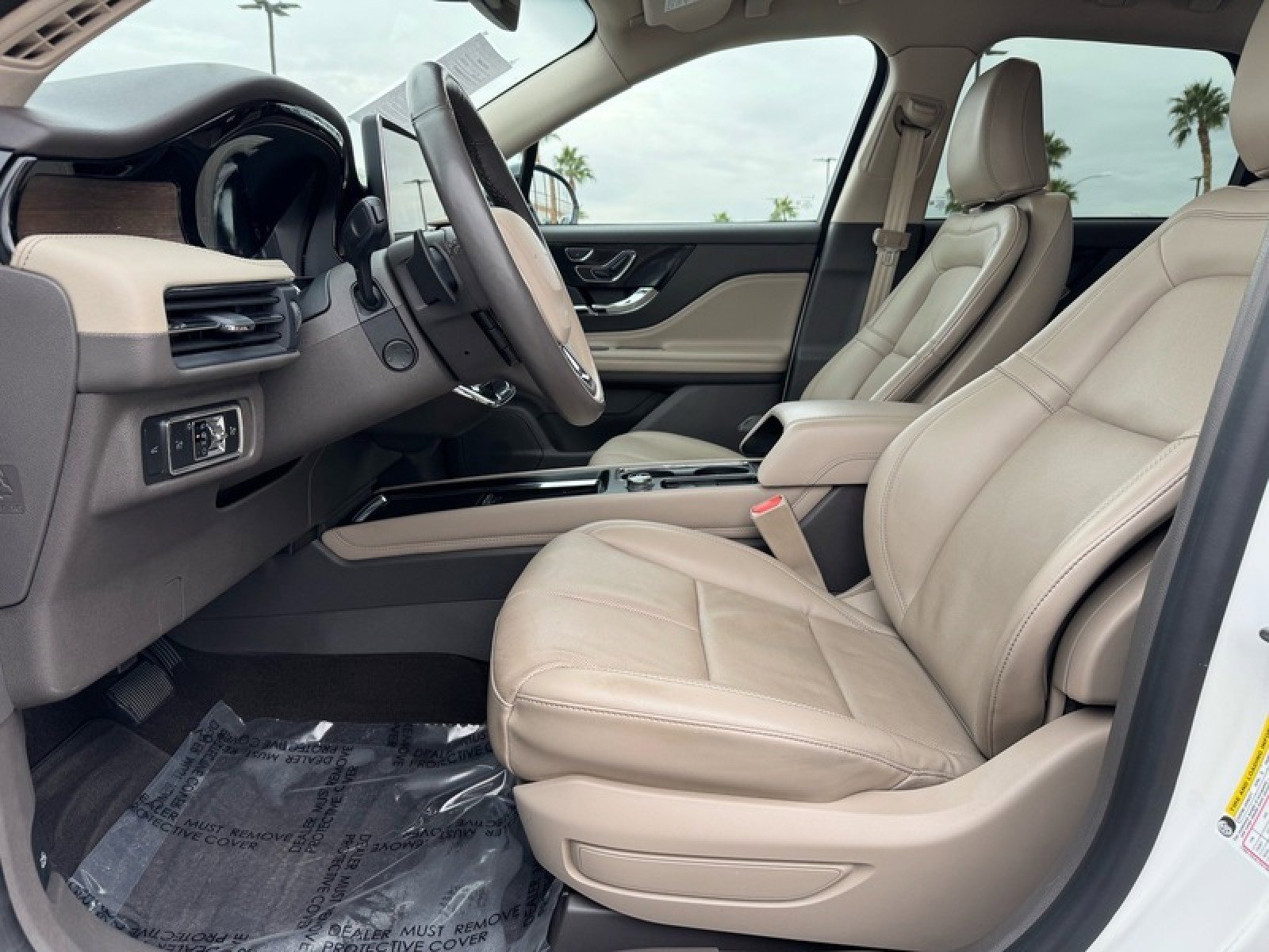 Used 2023 Lincoln Corsair Reserve w/ Equipment Group 201A image 13