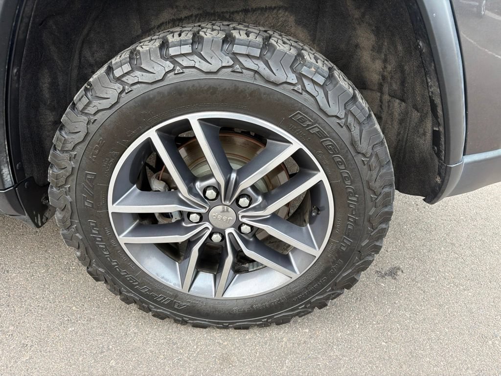 Used 2017 Jeep Grand Cherokee Limited AWD/4WD image 34