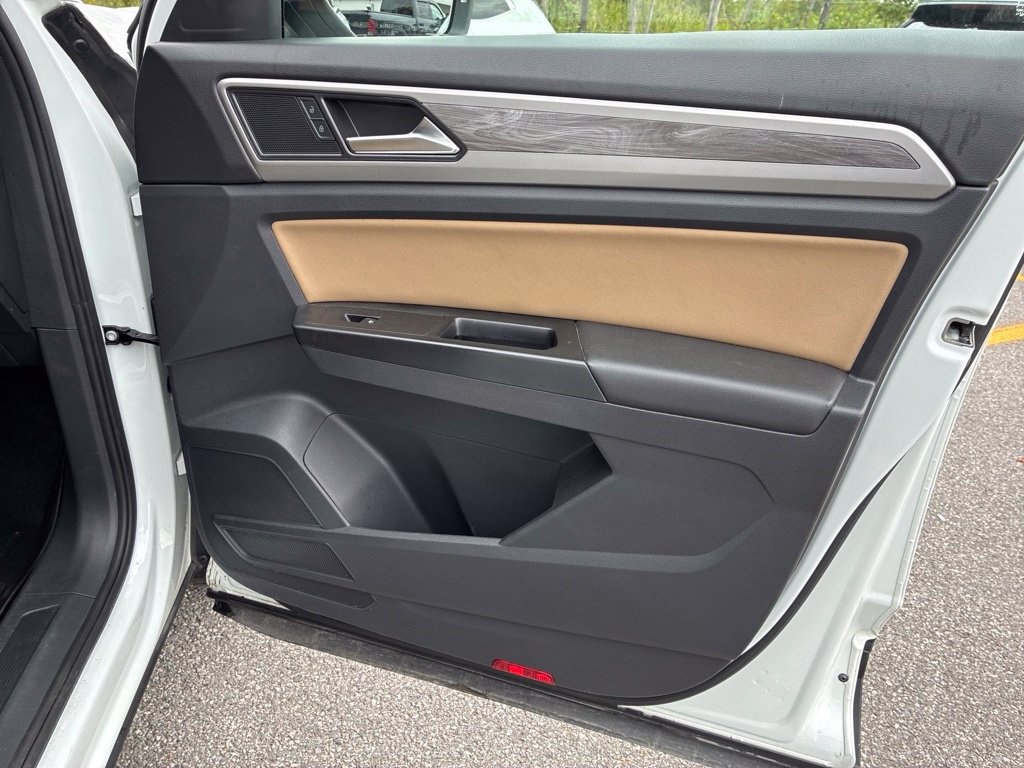 Used 2020 Volkswagen Atlas Cross Sport SE w/ Panoramic Sunroof Package AWD/4WD image 52