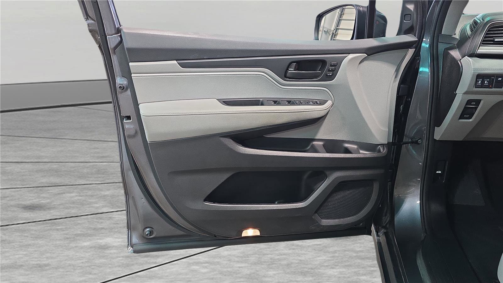 Used 2024 Honda Odyssey EX-L image 12