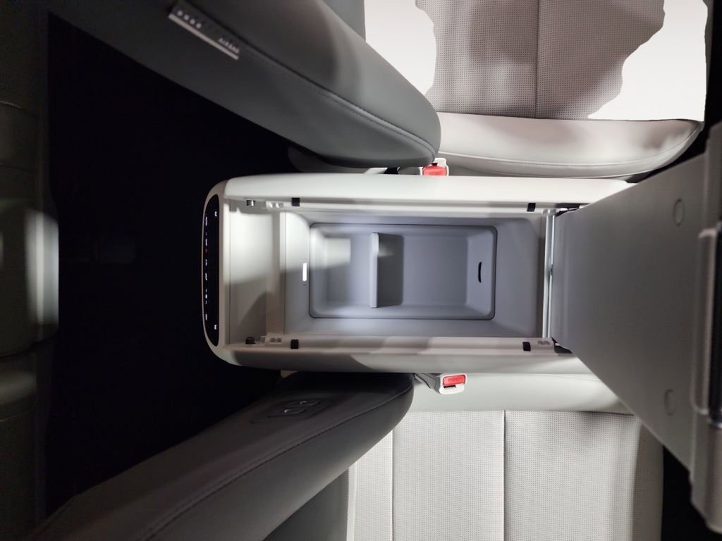 New 2026 Hyundai Ioniq 9 SEL w/ Tow & Go Package image 26