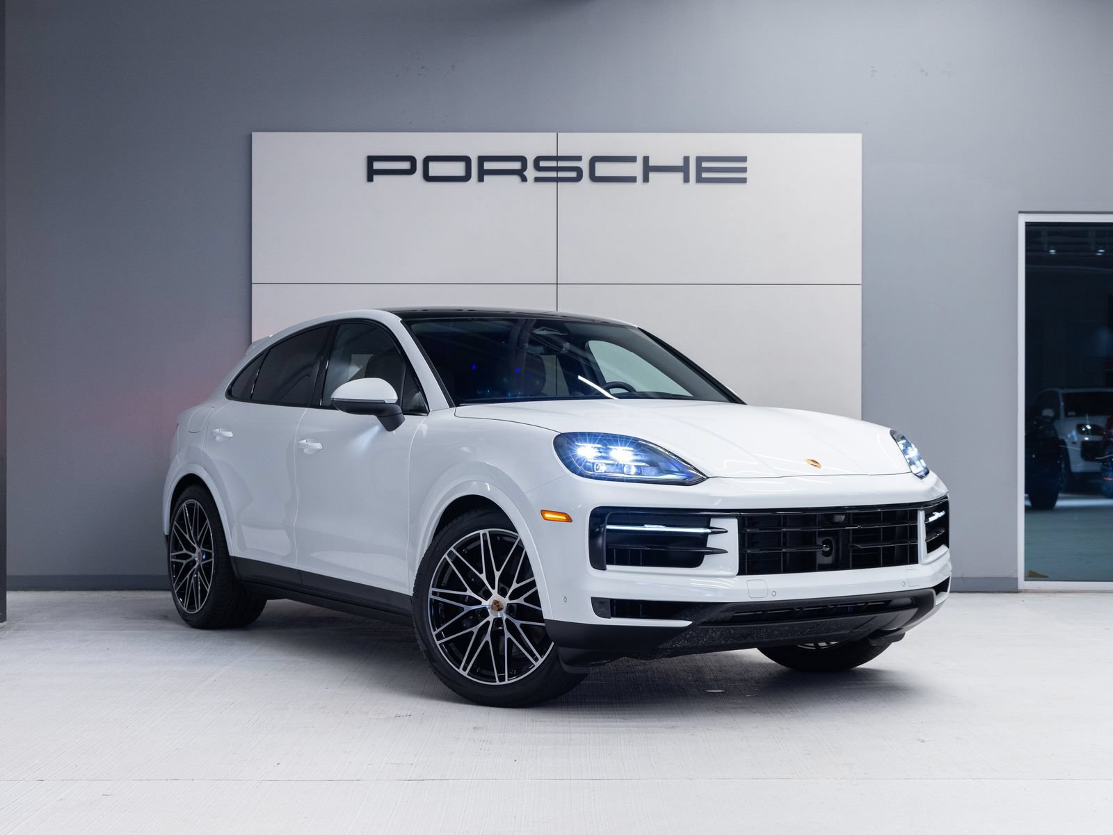 New 2026 Porsche Cayenne Coupe AWD/4WD image 9