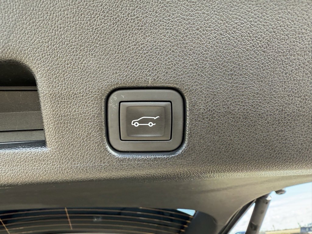 Used 2024 GMC Acadia Elevation image 31