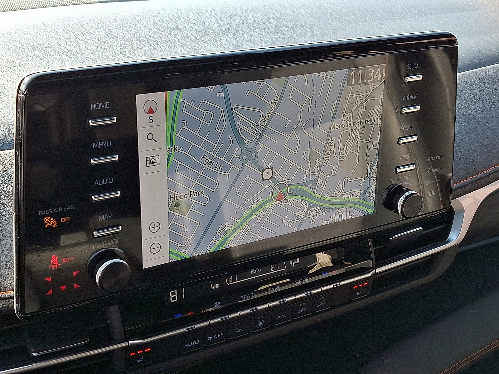 Used 2024 Toyota Sienna XSE w/ XSE Plus Package image 17