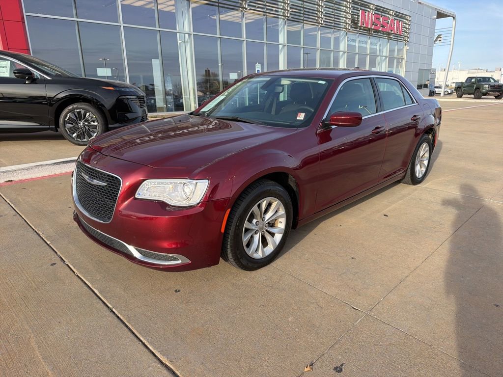 Used 2023 Chrysler 300 Touring image 1