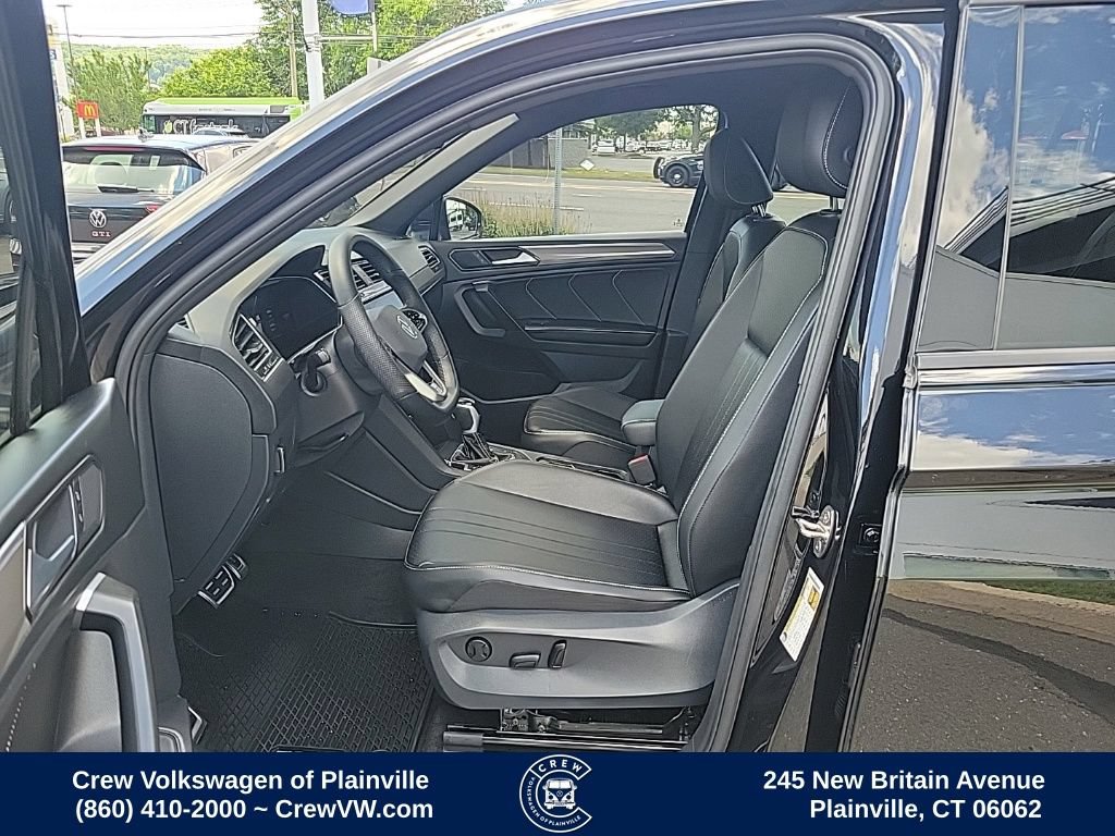 Certified 2024 Volkswagen Tiguan SE R-Line AWD/4WD image 13