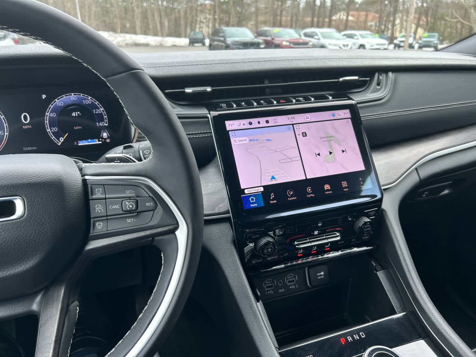 Used 2025 Jeep Grand Cherokee L Limited w/ Black Appearance Package image 26