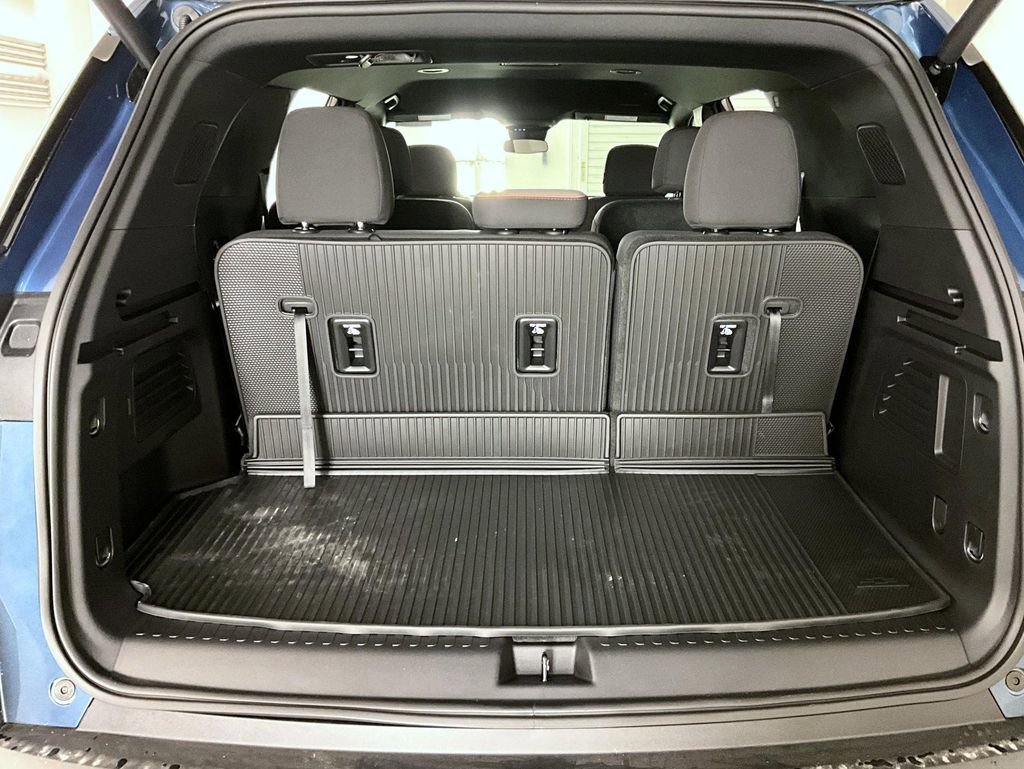 New 2026 Chevrolet Traverse LT w/ LPO, Floor Liner Package image 12